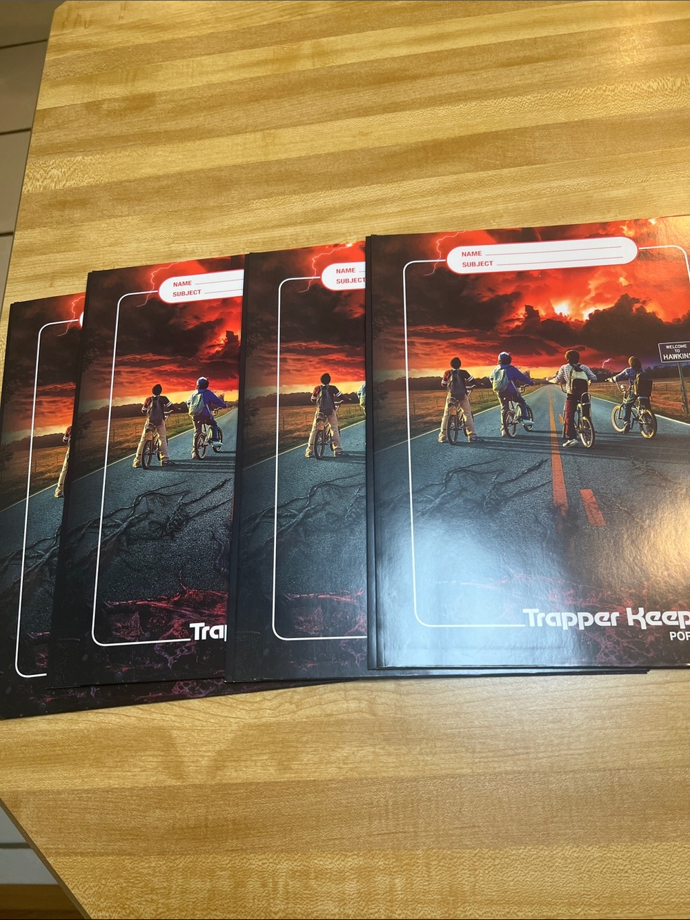 #27887*4 Trapper Keeper Portfolio- Sunset Riders Cover, Black & Red